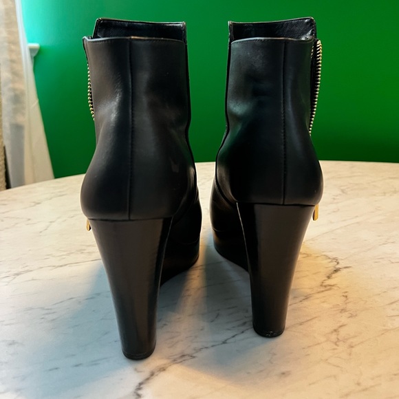 Michael Kors ankle booties - Picture 4 of 4